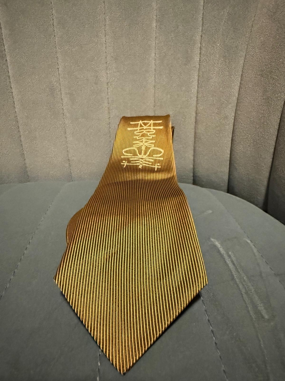 Metallic Gold Ribbed Tie - Picture 4 of 5